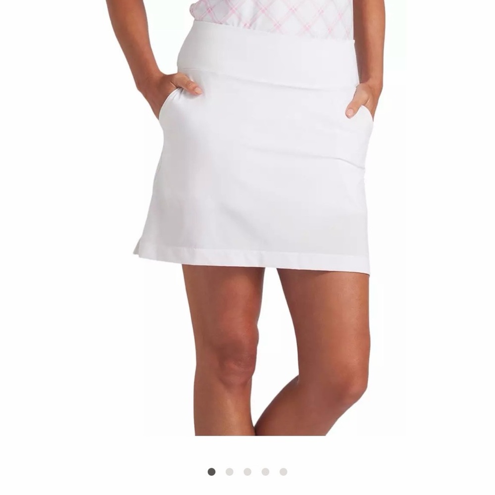 #257 Puma Women's Cream Golf Skort. Women’s size XS